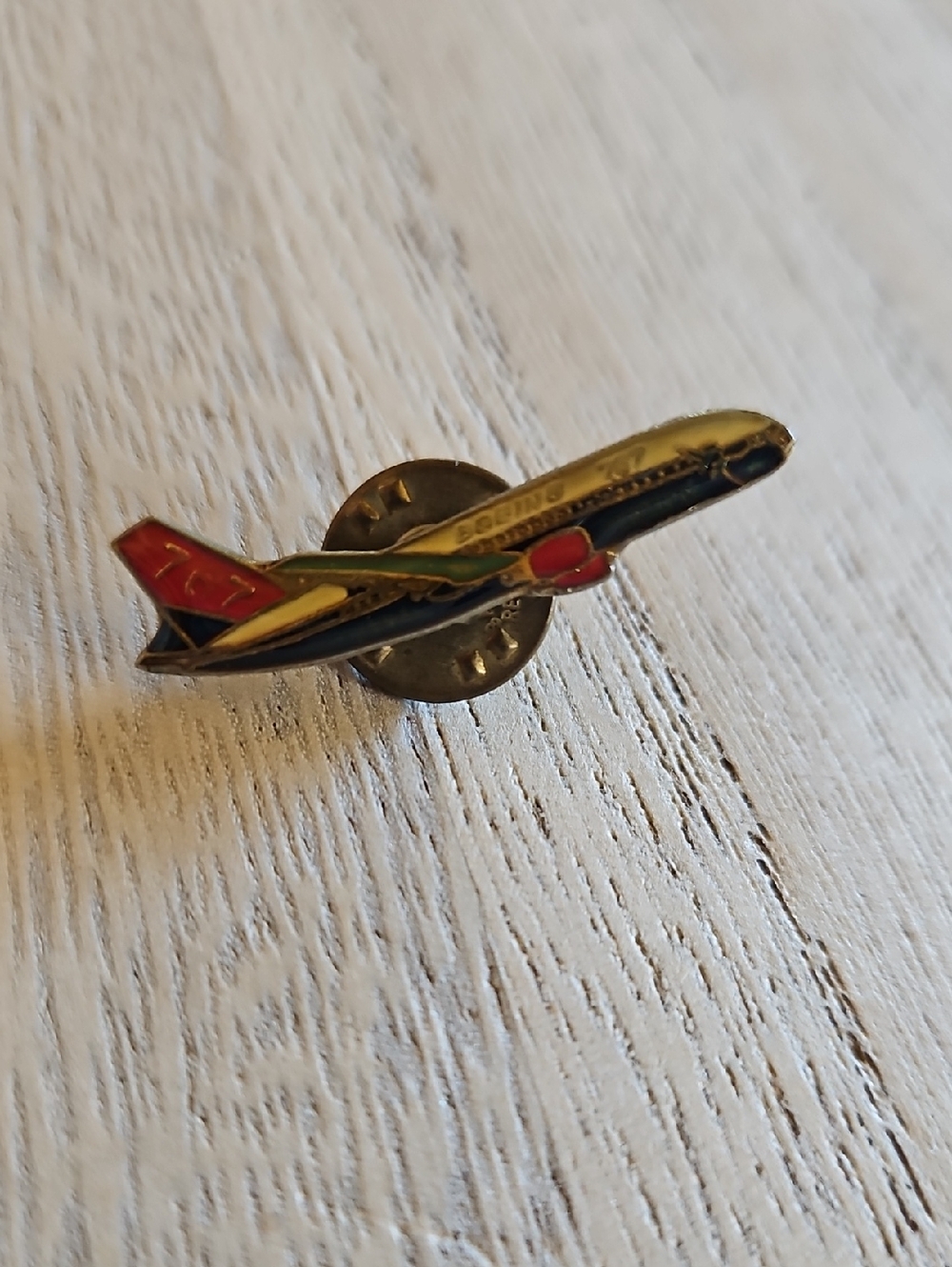 Boeing Aircraft family of planes lapel pins A 727 , 2 -747s, a 757 and a 767 - Picture 7 of 8